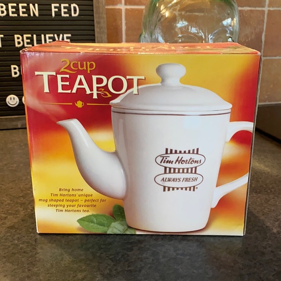 tim hortons Other - Vintage Tim Hortons collectors tea pot brand new